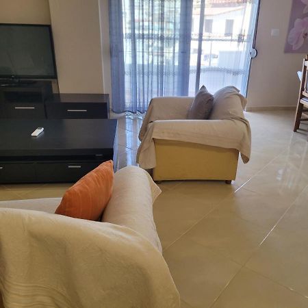 Marina Apartment Sarandë Esterno foto