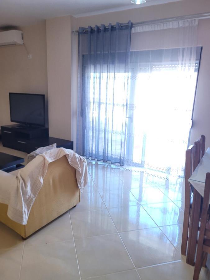 Marina Apartment Sarandë Esterno foto