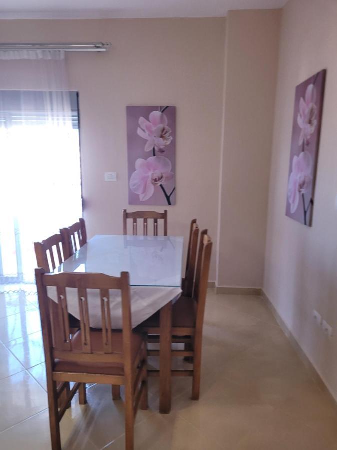 Marina Apartment Sarandë Esterno foto