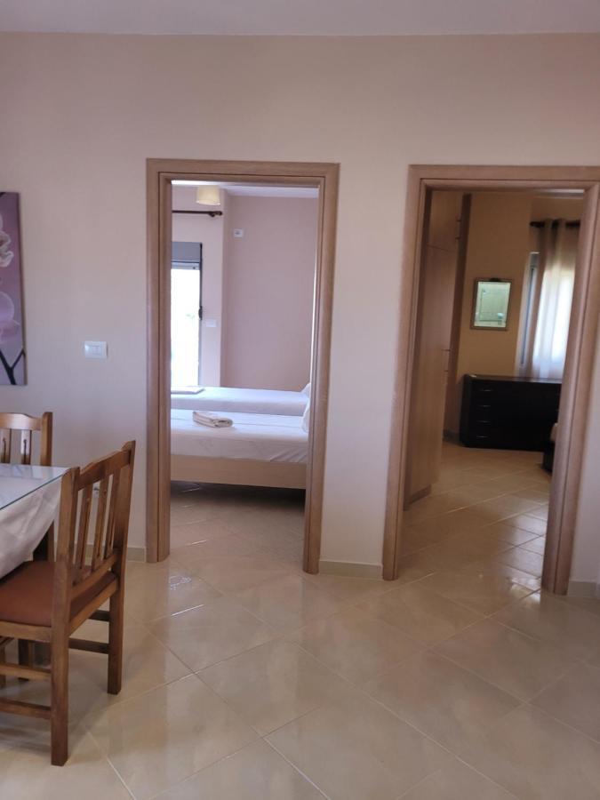 Marina Apartment Sarandë Esterno foto