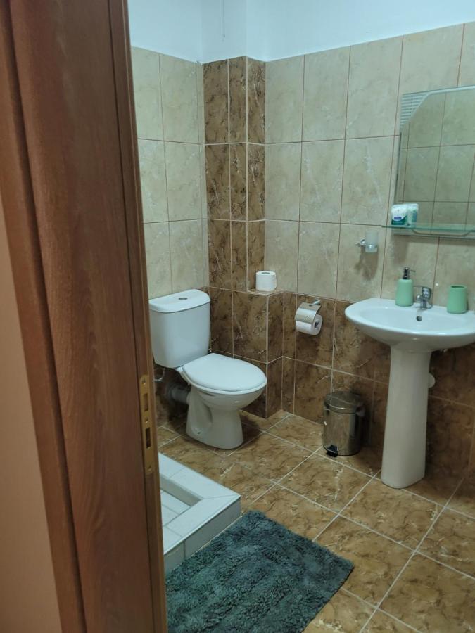Marina Apartment Sarandë Esterno foto